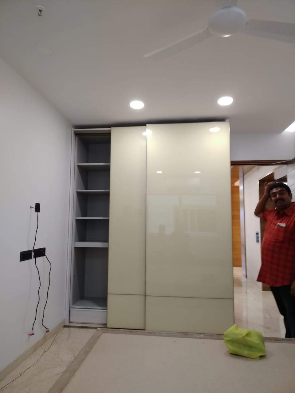 lacquer-glass-wardrobe-biggest-brand-gurgaon-glass-wardrobe-largest-dealers-manufacturers-in-gurgaon-gurugram-india